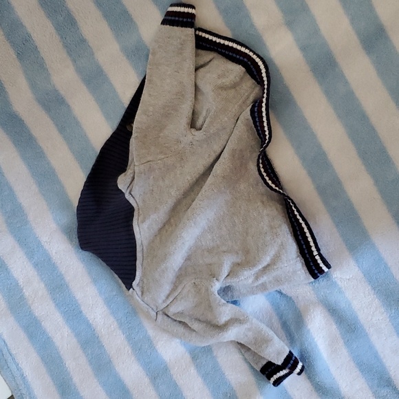 Carters hunk sweater - Picture 2 of 2